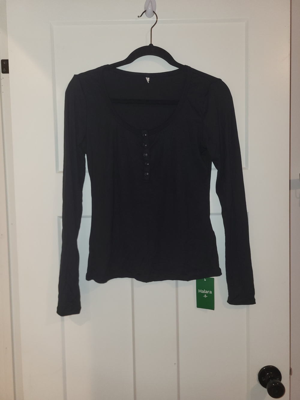HALARA Black Long-Sleeve Scoop Henley Top